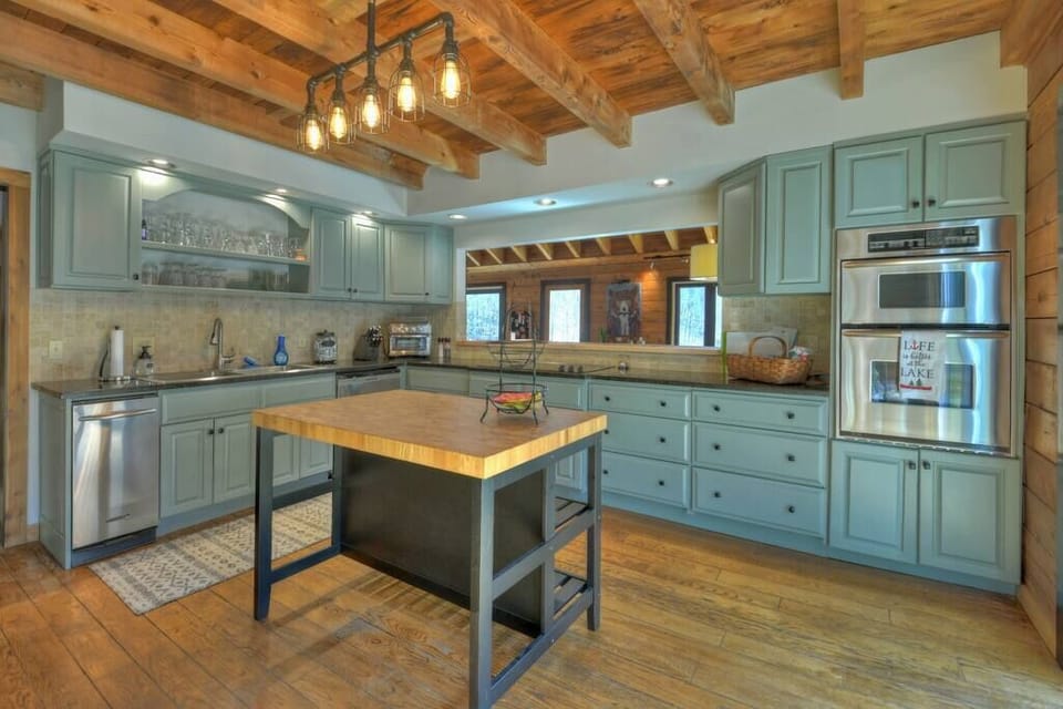 Fully Stocked Kitchen