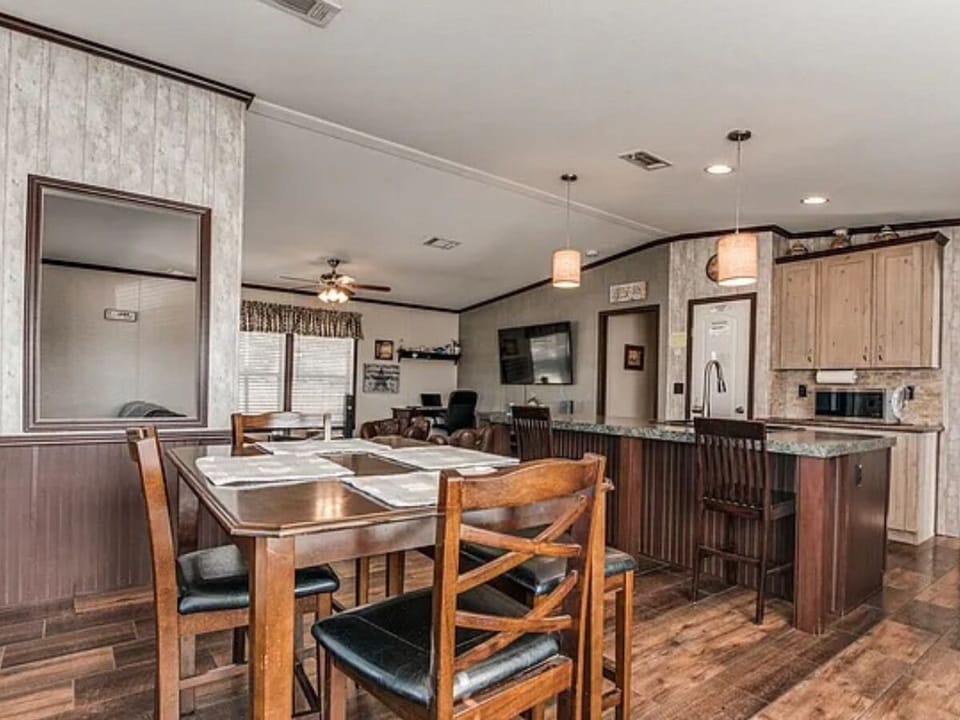 Kitchen and dining areas to enjoy your meals.
