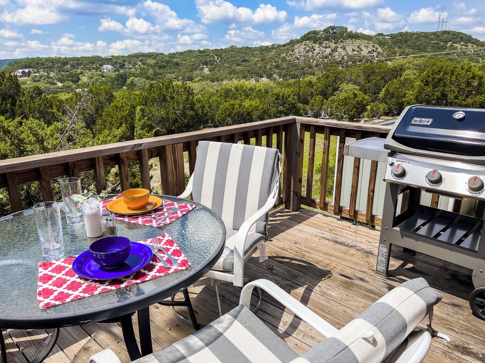 Enjoy a delicious meal with a beautiful view!