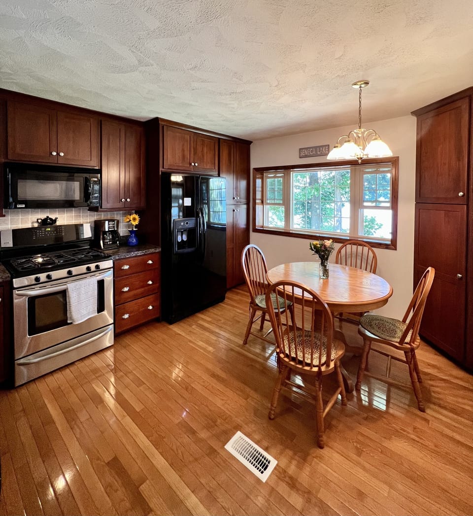 Eat-in kitchen area with lake views