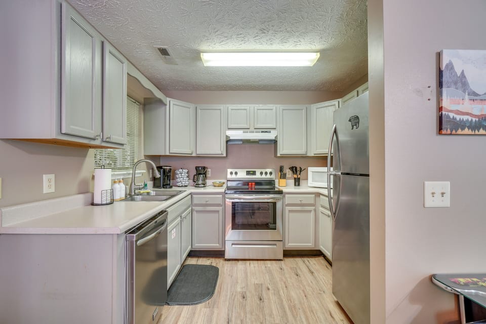 Kitchen | 1st Floor | Toaster | Blender