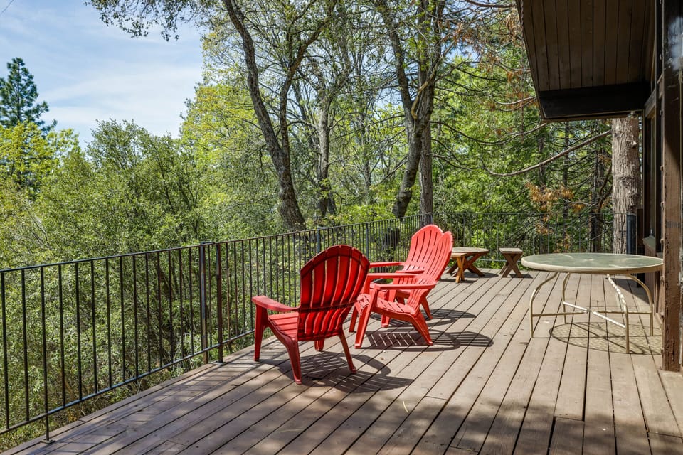Deck | Outdoor Seating & Dining | Free WiFi