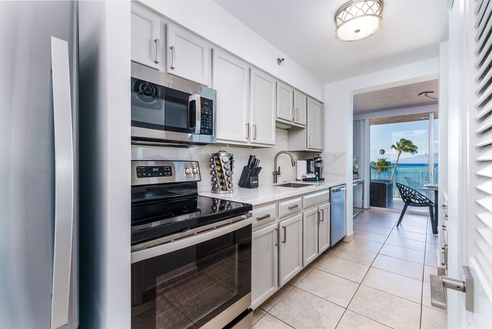 Fully equipped kitchen.