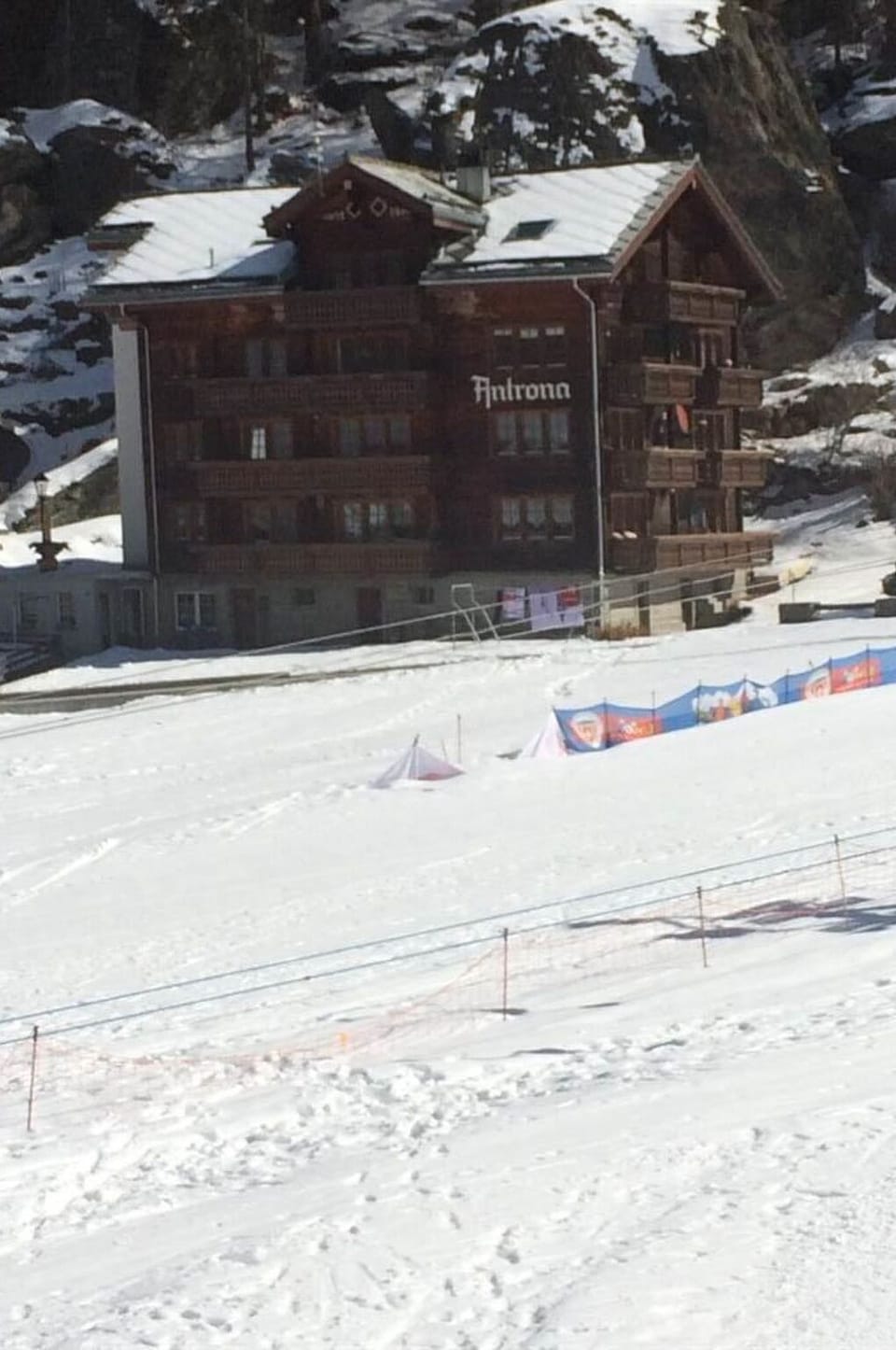 Snow, Building, Slope, Tree, House, Freezing, Geological Phenomenon, Recreation, Mountain Range, Winter