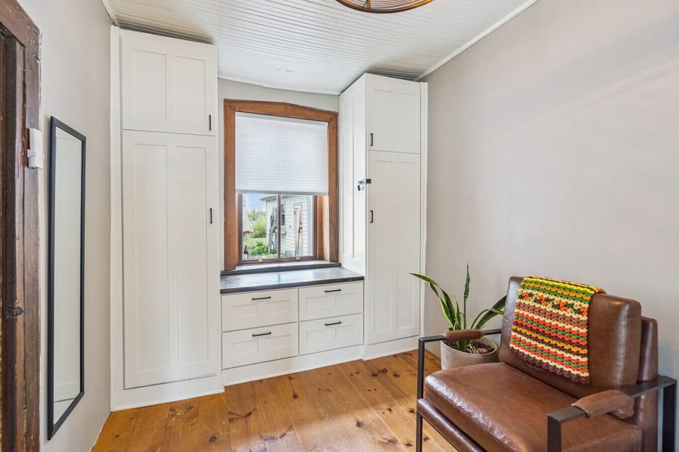 Extra space off the main bedroom