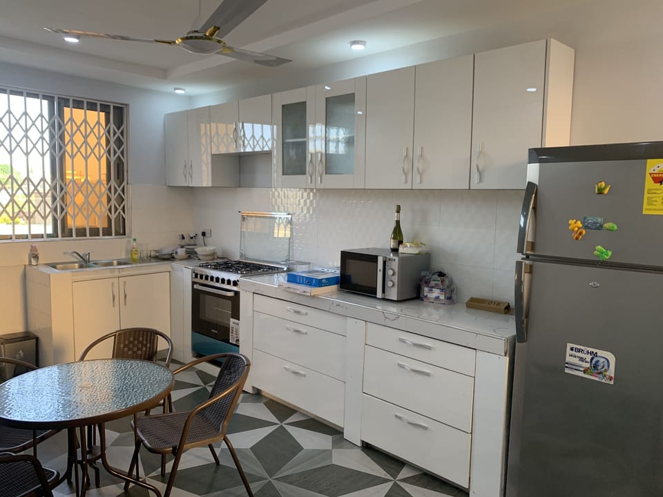 Modern kitchen with amenities 