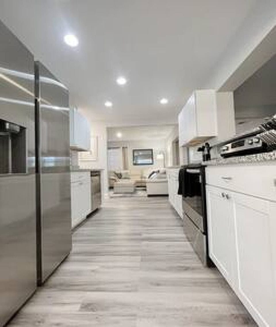 Open Kitchen Layout w/ Big Cabinet Storage
