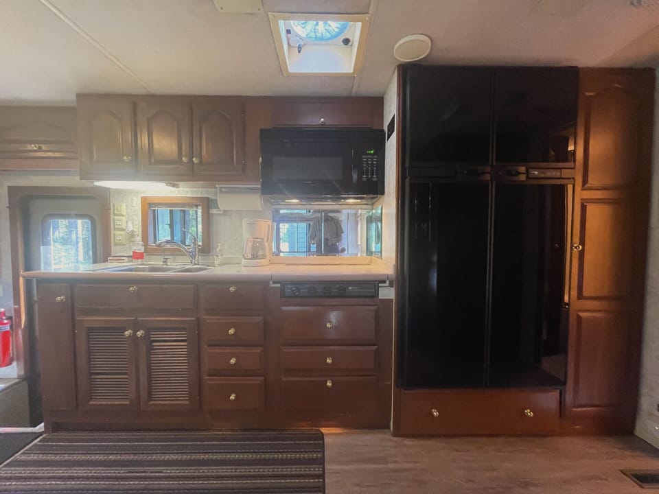 Kitchen, New Microwave Oven, New Freezer/Fridge (with Ice-maker) and Pantry