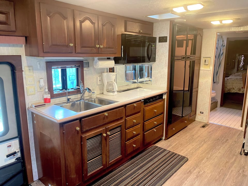 Kitchen, New Microwave oven, New Freezer/Fridge (with ice-maker) and Pantry
