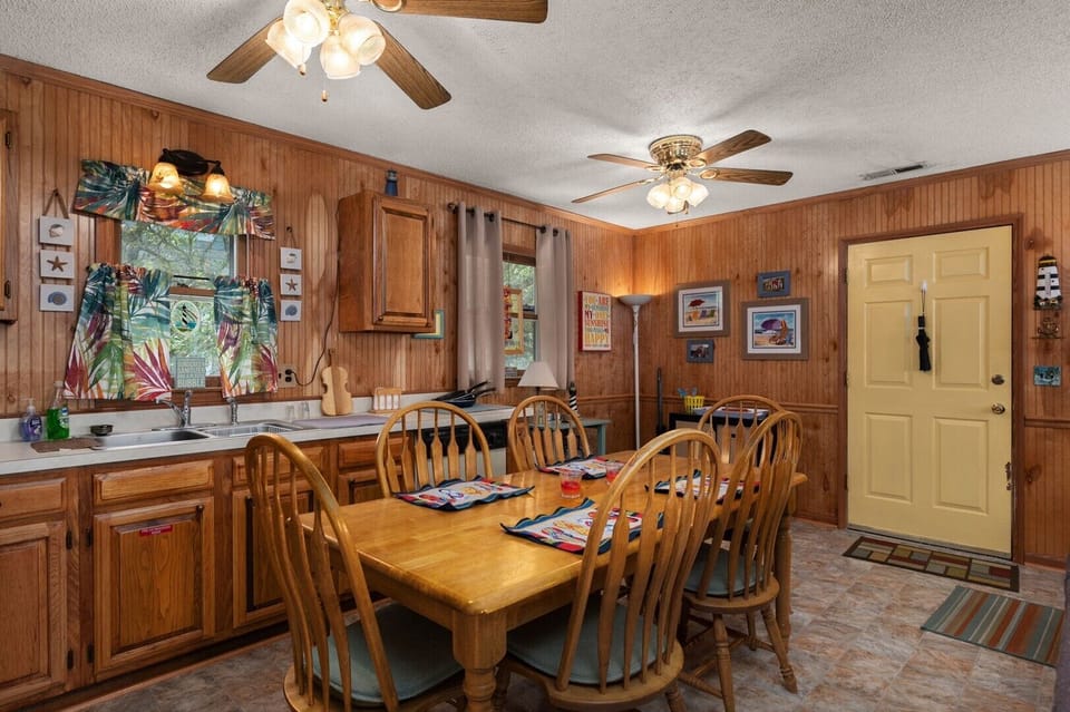 21-web-or-mls-333-McLoveShack-Kitchen-Dining-V3