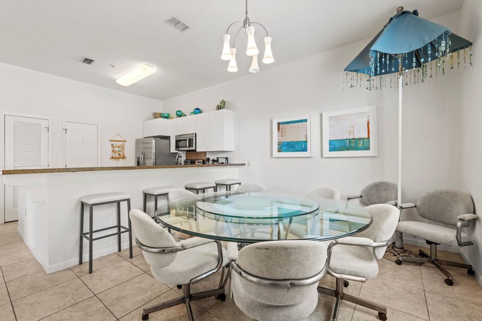 Dining/Kitchen