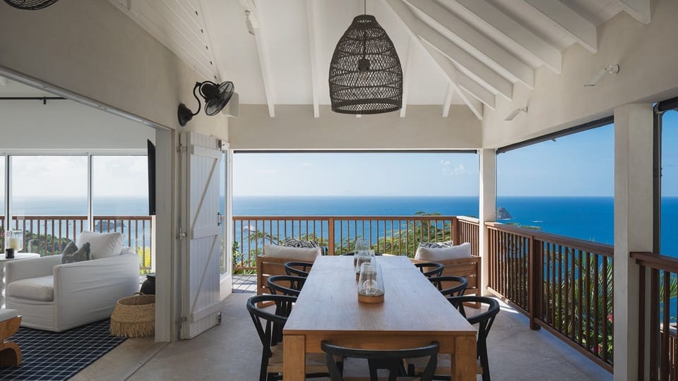 Kitchen & Dining Area