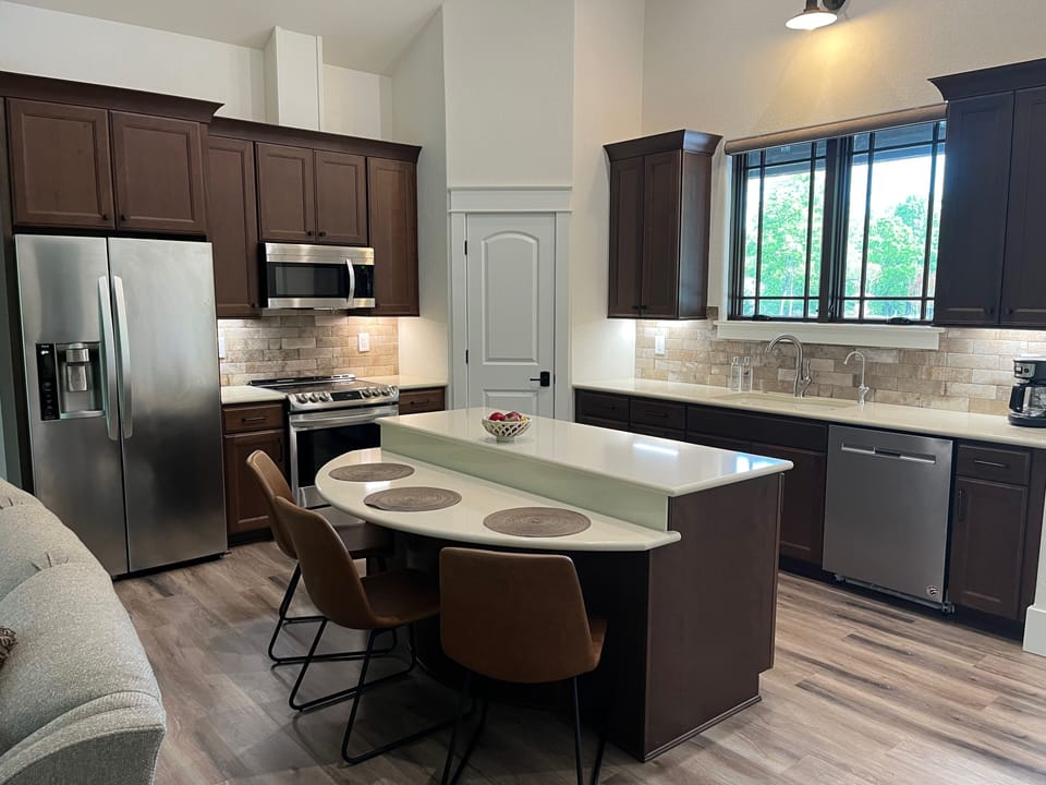 Fully equipped kitchen.