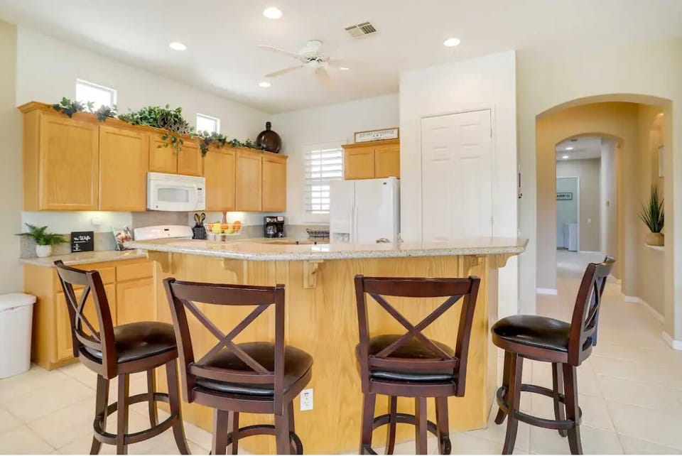 Kitchen island 