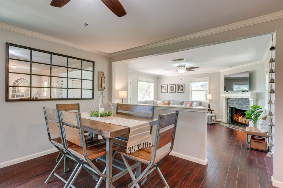 Dining Area | Dishware/Flatware