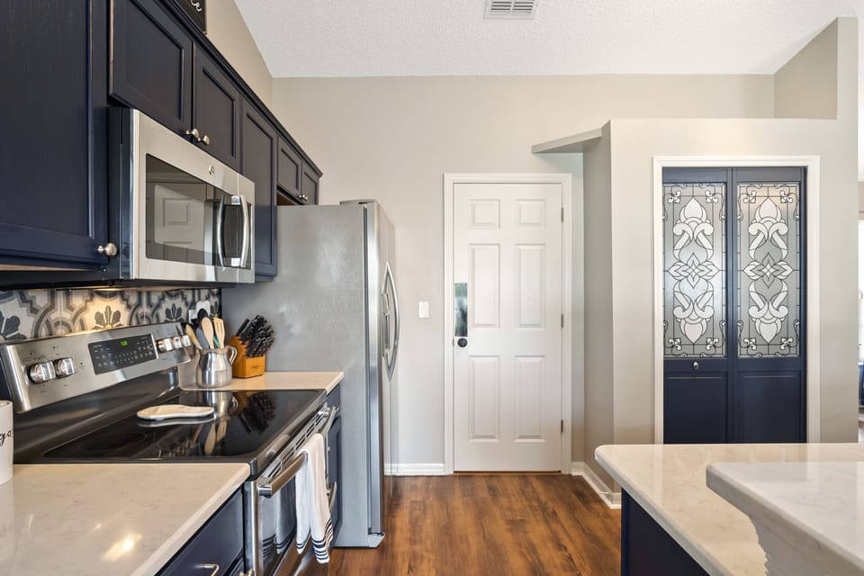 Fully apportioned Kitchen