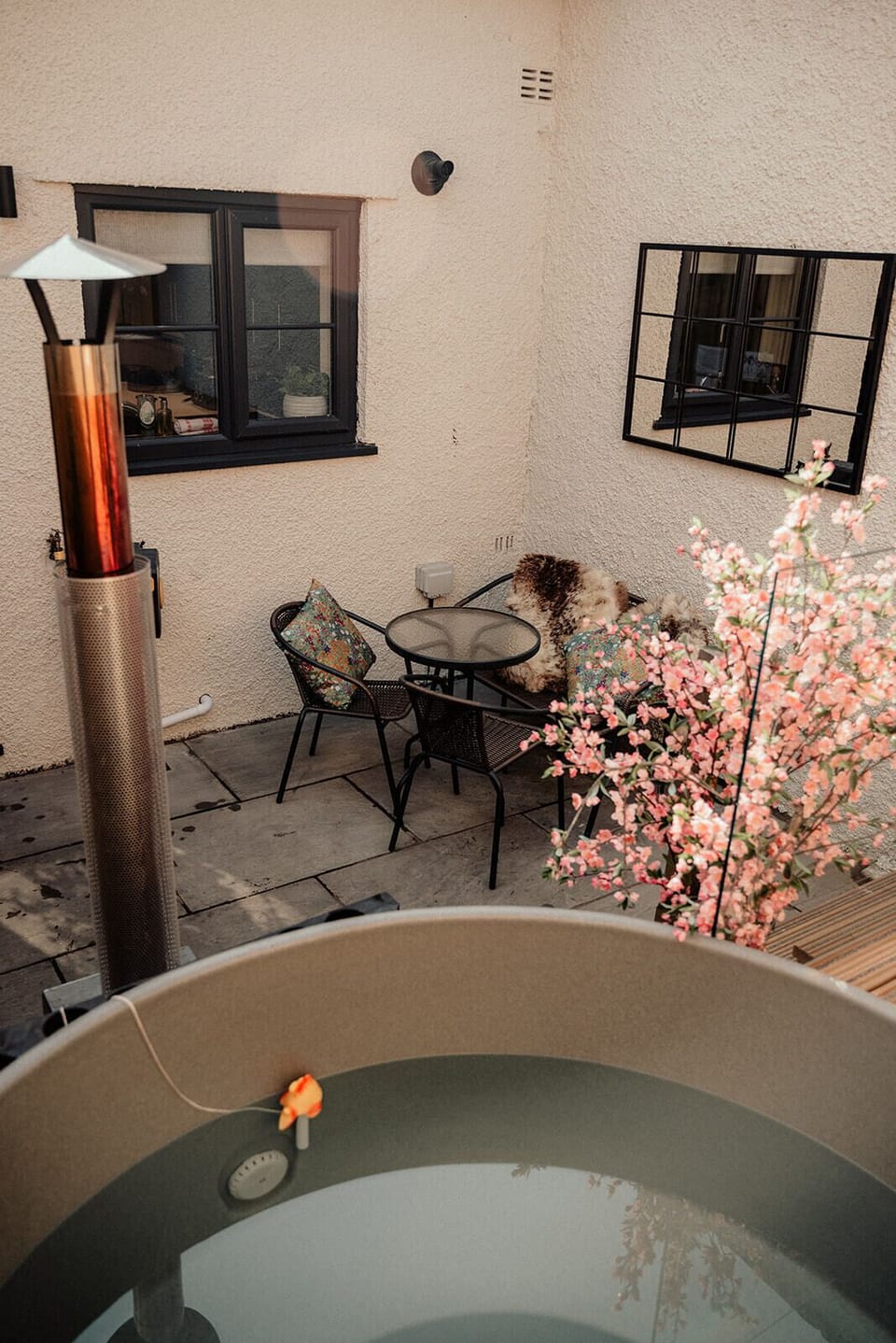 Hot Tub / whirlpool bath (Outdoor)
