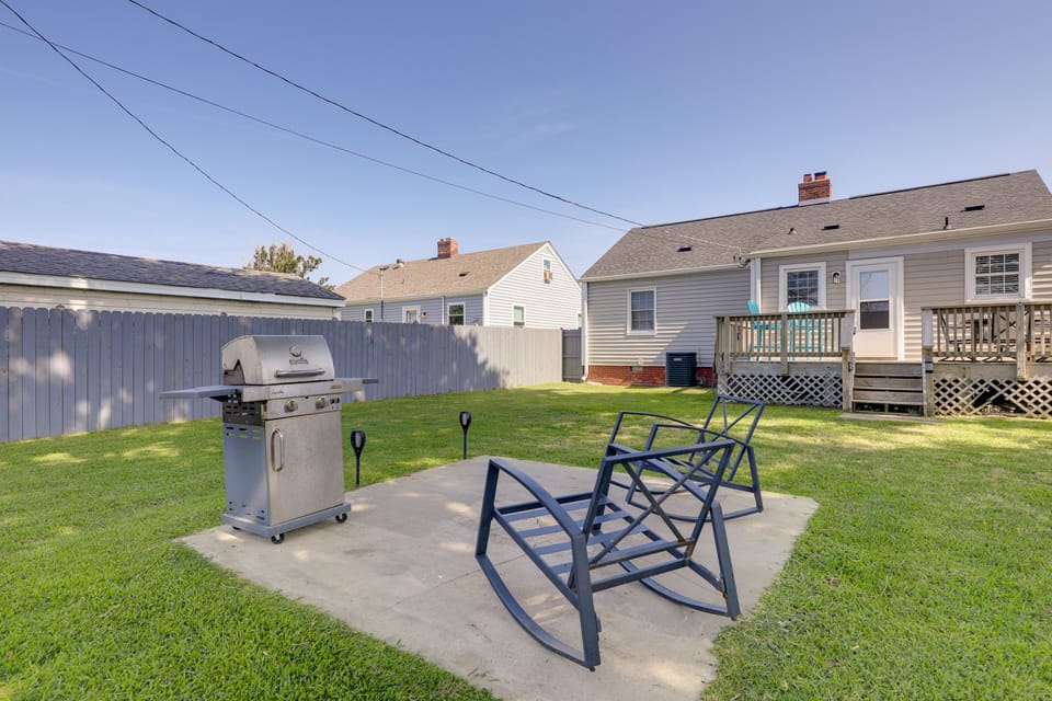 Grilling Area | Gas Grill | Outdoor Seating