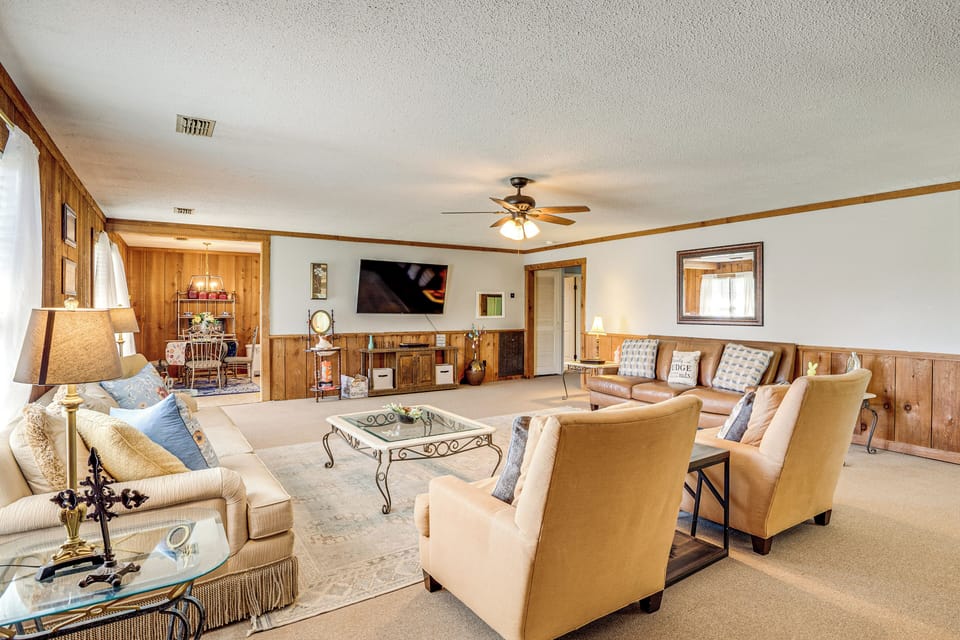 Hollywood Vacation Rental | 2BR | 1BA | 1,200 Sq Ft | Stairs Required to Enter