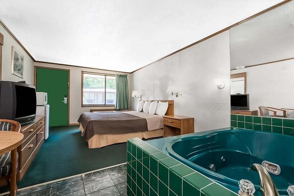 Amazing unit with 1 Queen size bed