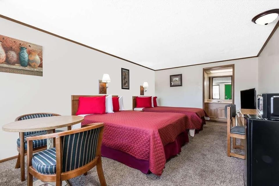 Amazing unit with a Queen size bed. Exact unit will be assigned upon arrival. Views, colors and decor may vary.