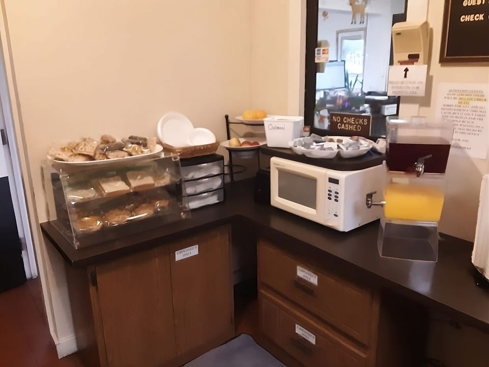 Fresh breakfast served everyday.