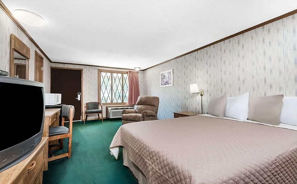 Bedroom with a comfortable King size bed