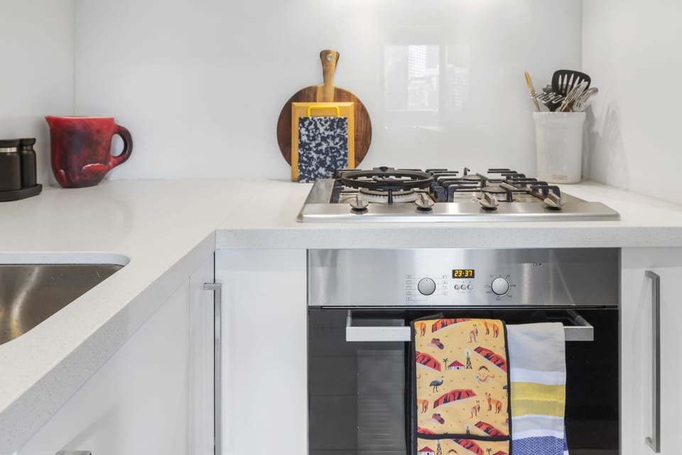 Full amenities kitchen