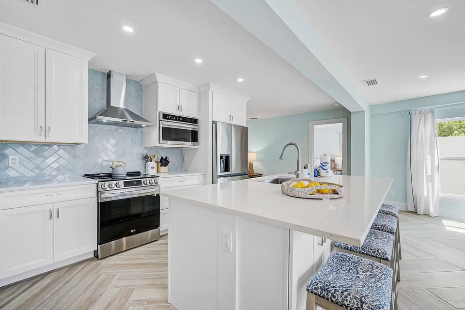 Updated appliances and kitchen