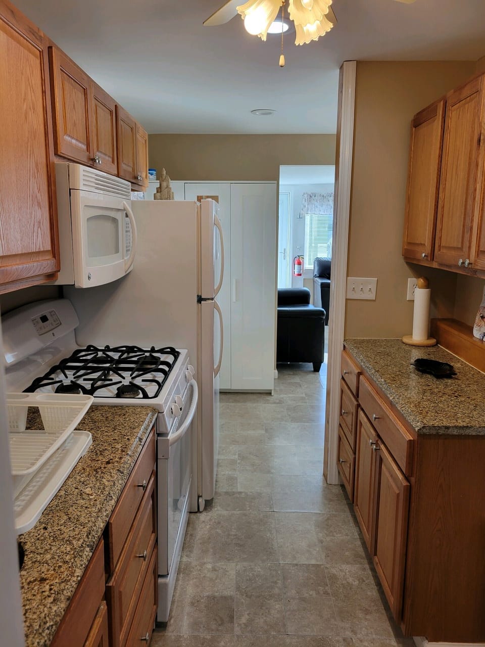 full kitchen
