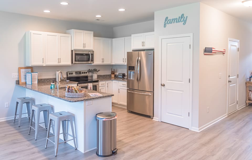 Fully stocked kitchen!