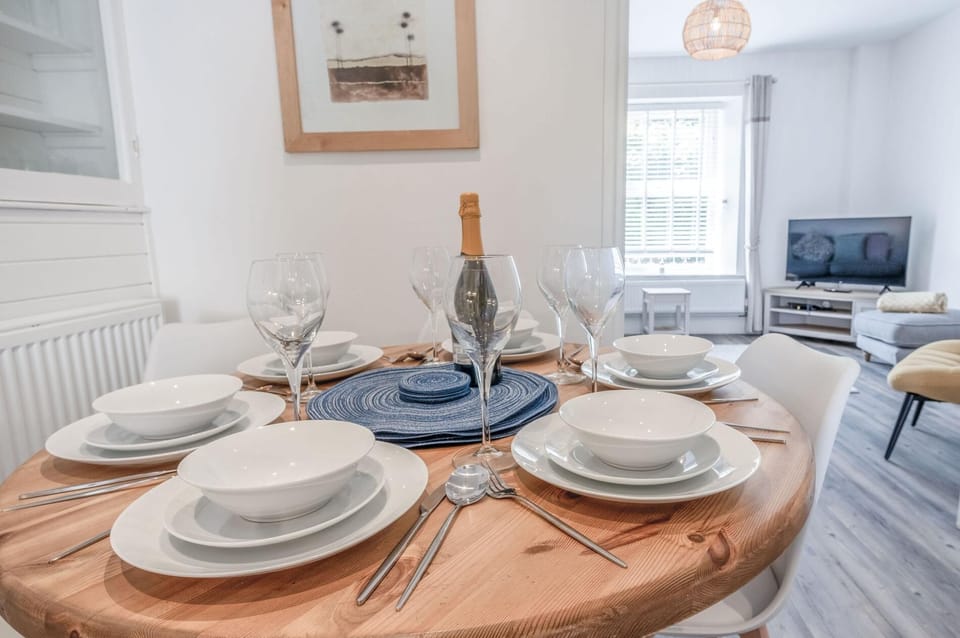 Canol Y Bryn - 3 Bedroom Holiday Home - Tenby (15148)