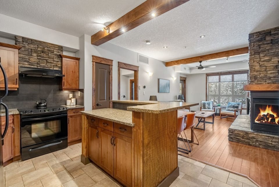 Full kitchen