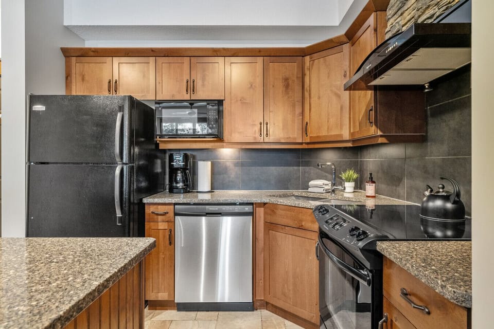 Full kitchen