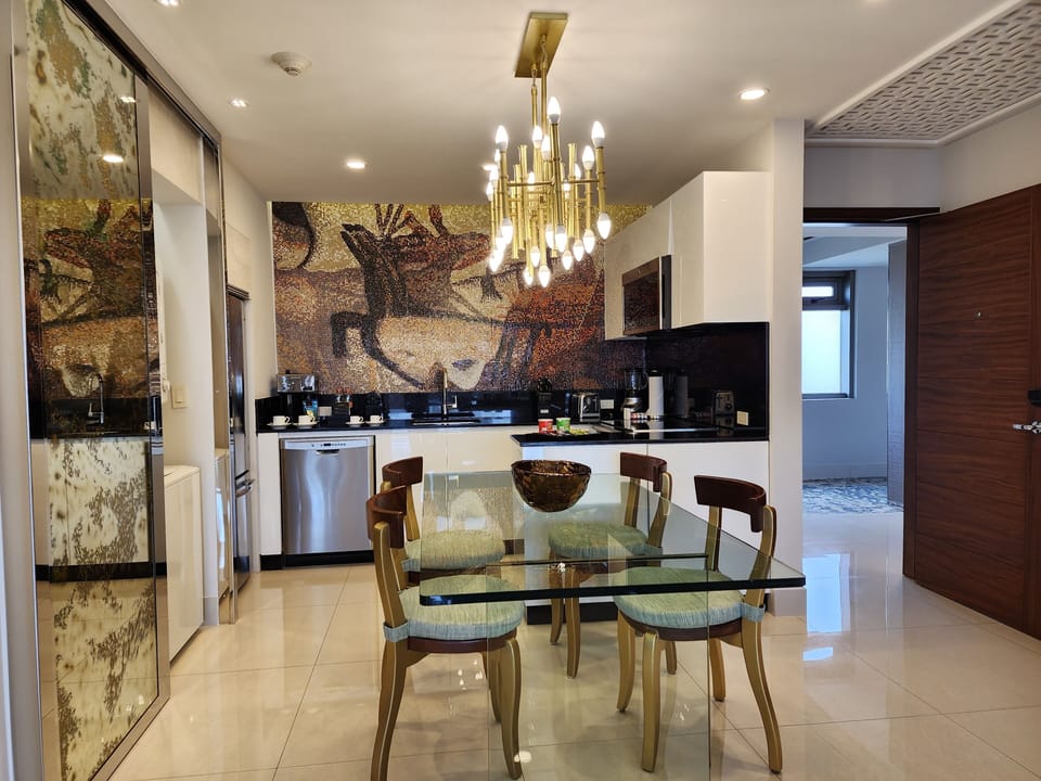 Dining Room & Kitchen