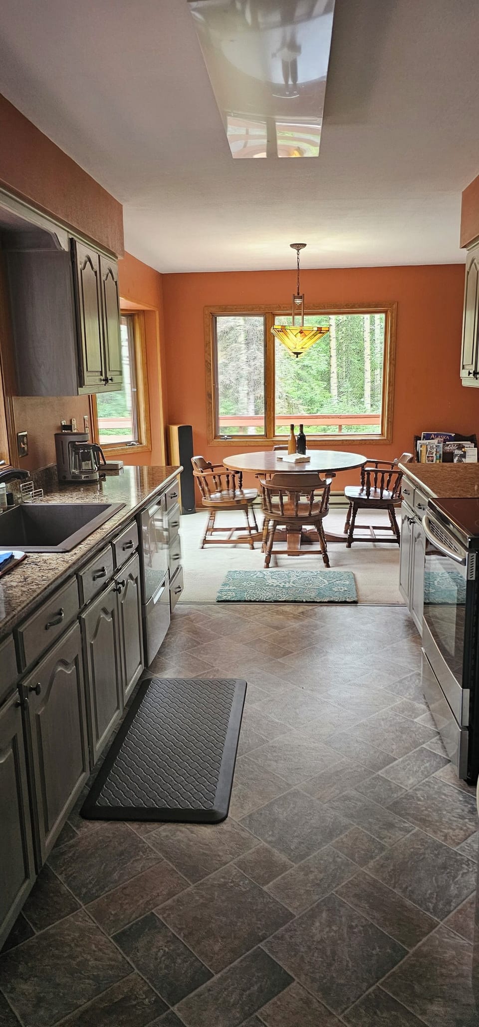Kitchen, fully stocked