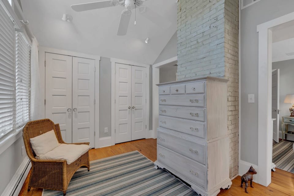 Master Bedroom Dressing Area