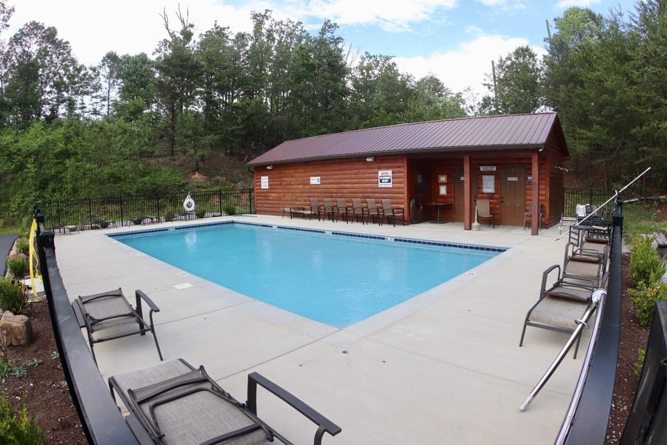 5 minute walk to the resort pool.  Access from May- End of September.