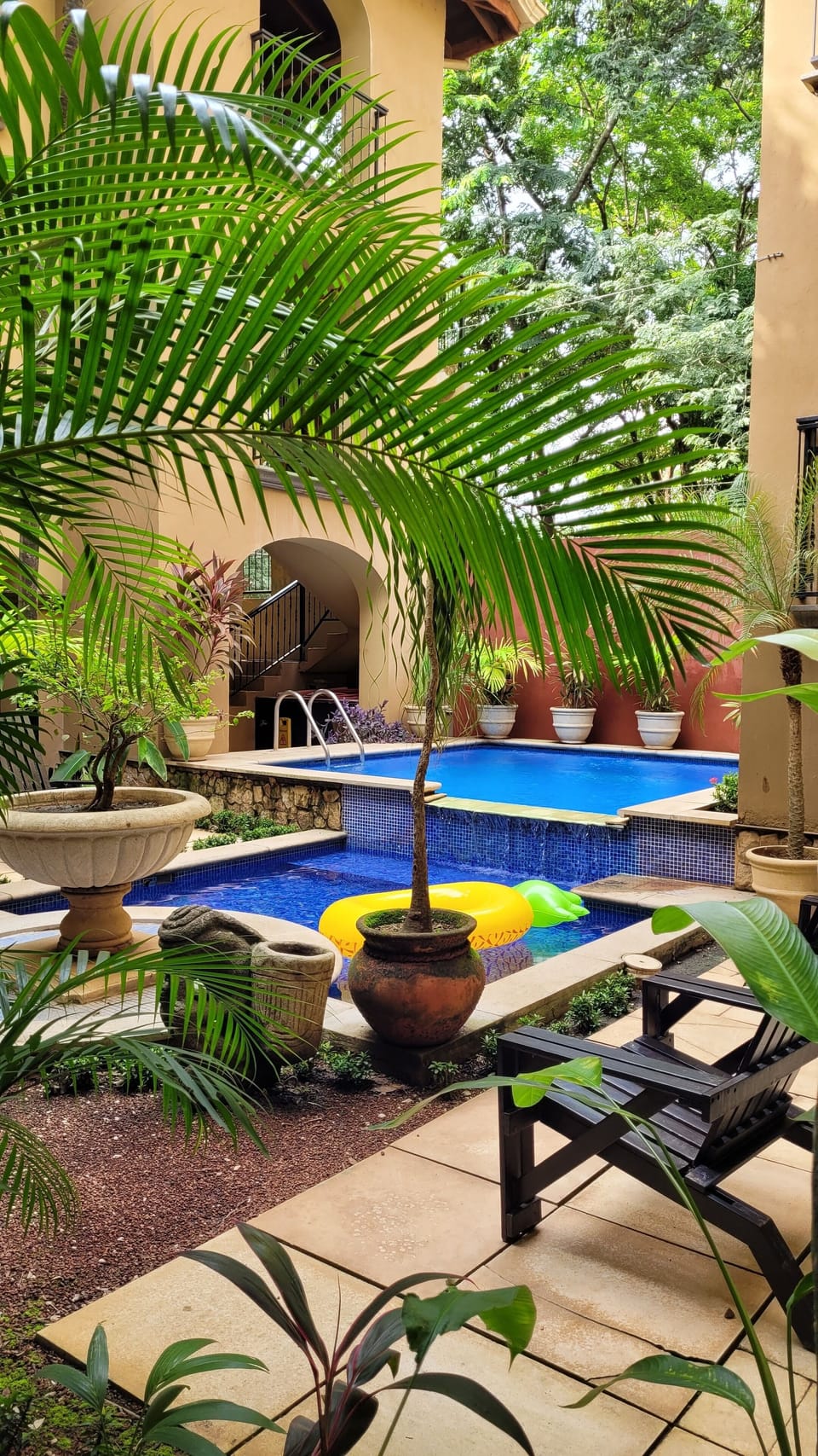 Shared plunge pool