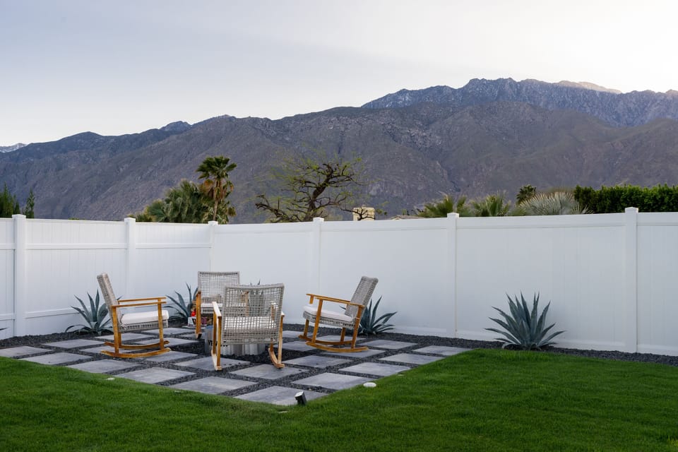 Enjoy the outdoor firepit and enjoy the view of the San Jacinto Mountains.