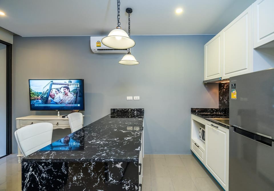 Mountain view apartment in Surin, washer, wifi (10417)
