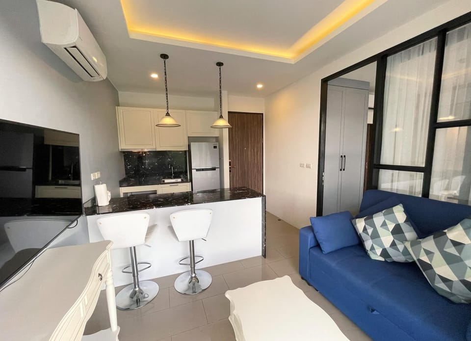 Mountain view apartment in Surin, washer, wifi (10422)