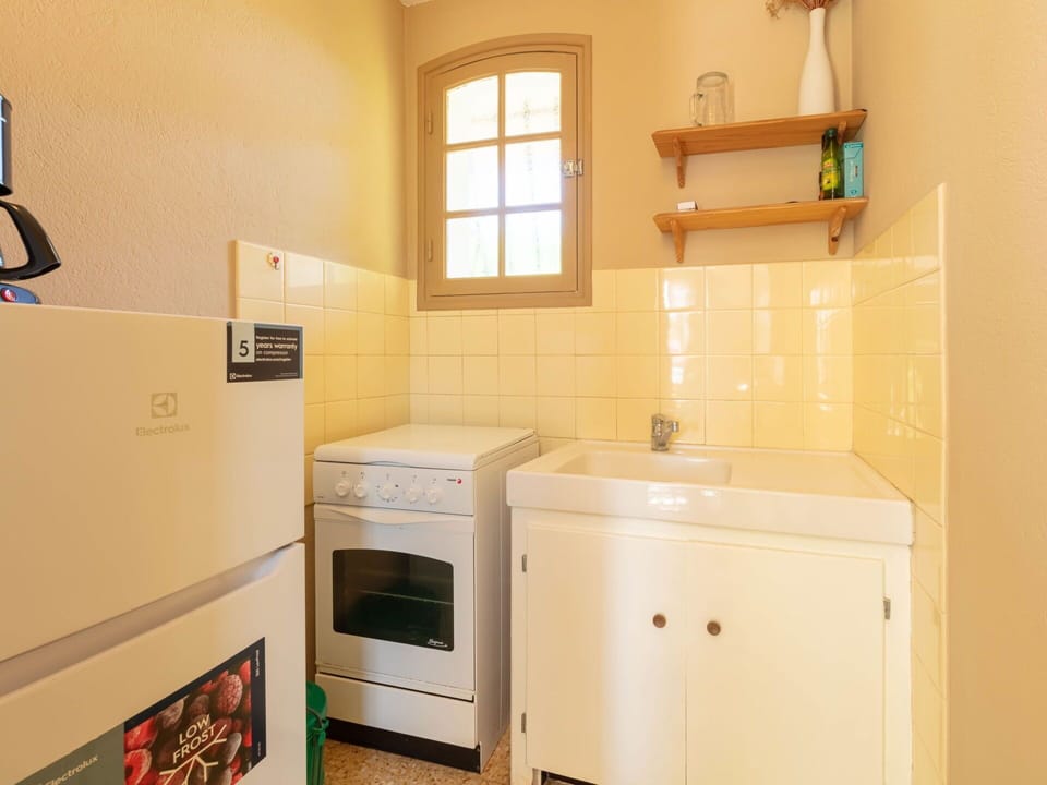 Cabinetry, Window, Kitchen Appliance, Wood, Home Appliance, Interior Design, House, Flooring, Wall, Floor