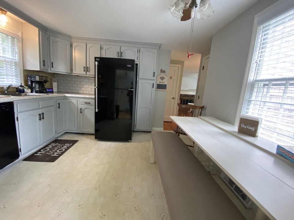 Eat in kitchen