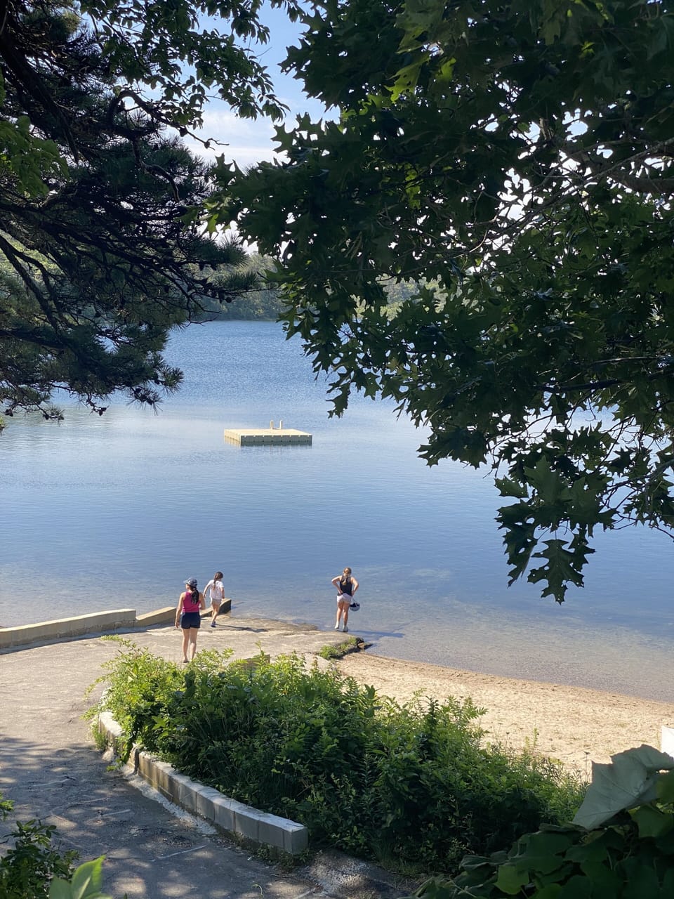 Spectacle Pond - 2 blocks from the house (beach passes are included) 