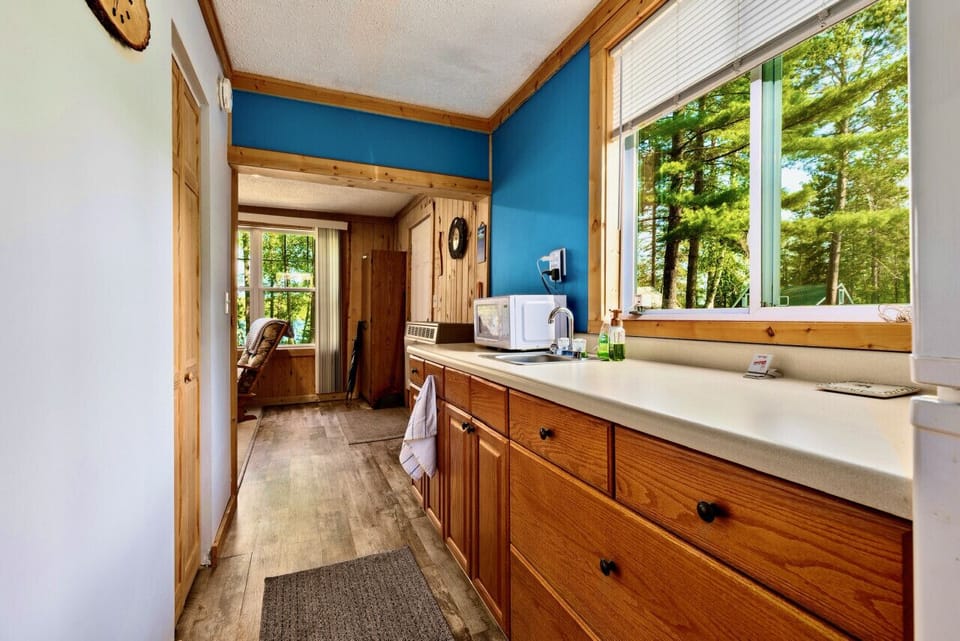 Cabin five kitchen