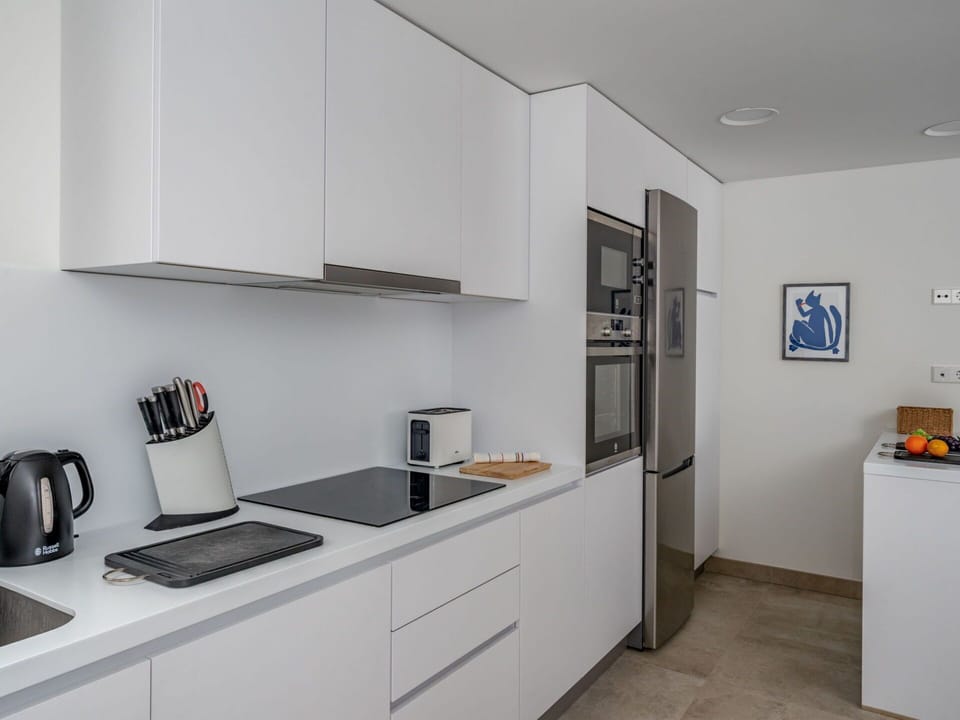 Cabinetry, White, Building, Product, Kitchen Appliance, Kitchen, Kitchen Stove, Home Appliance, Cooktop