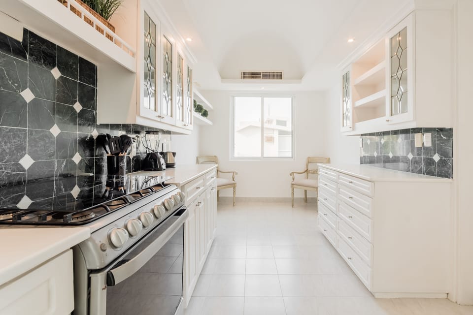 Full Kitchen
