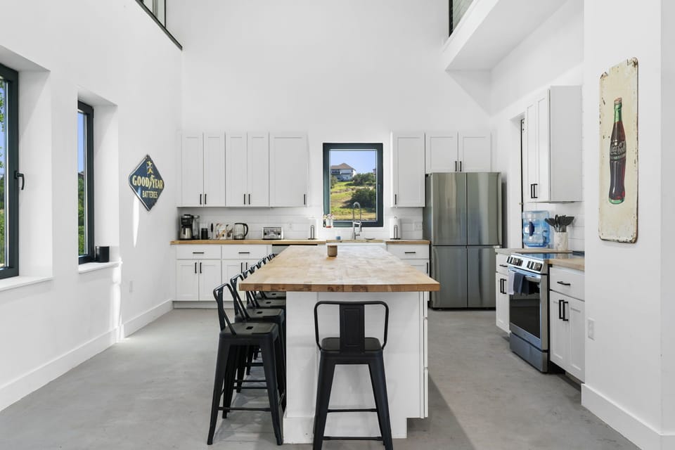Full size kitchen