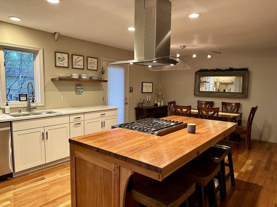 Kitchen upstairs 